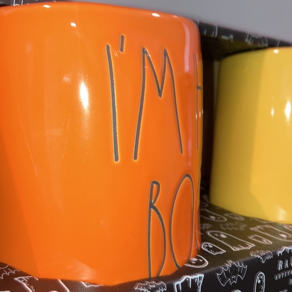 π»π§ββοΈ Rae Dunn Magenta IβM HIS WITCH & IβM HER BOO Set of 2 Mugs in Gift Box - Picture 5 of 12